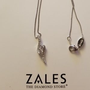 Ever us diamond necklace